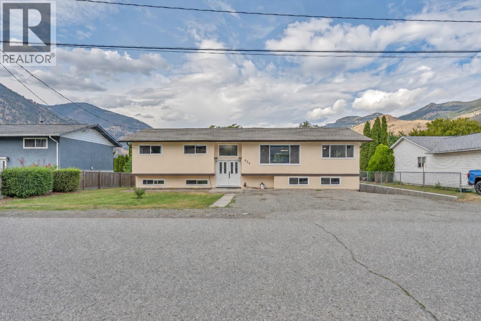 826 3rd Avenue, Keremeos, British Columbia  V0X 1N0 - Photo 1 - 10401086