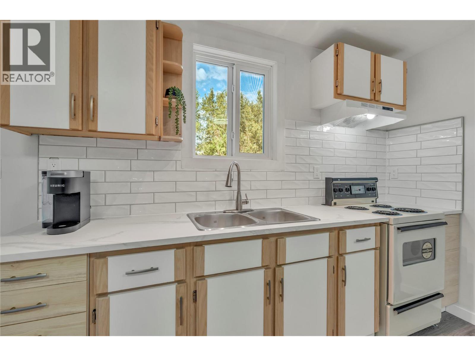 826 3rd Avenue, Keremeos, British Columbia  V0X 1N0 - Photo 28 - 10401086
