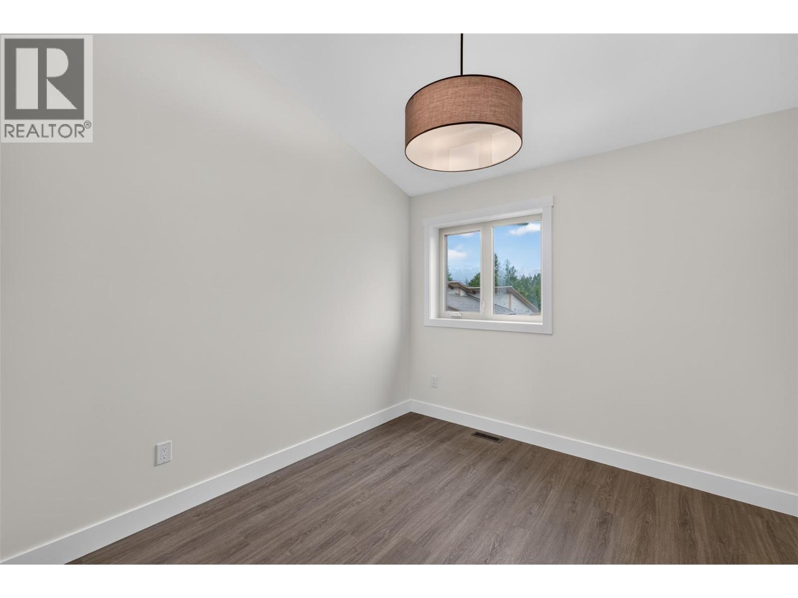 1210 Swansea Crescent, Windermere, British Columbia  V0B 1J0 - Photo 14 - 10400991