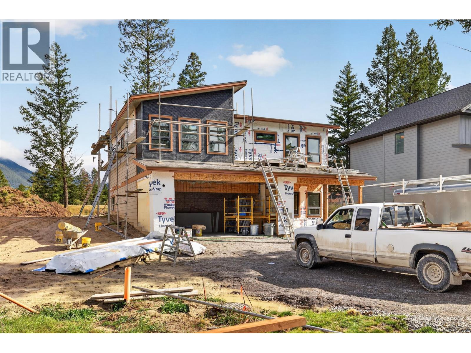 1210 Swansea Crescent, Windermere, British Columbia  V0B 1J0 - Photo 4 - 10400991