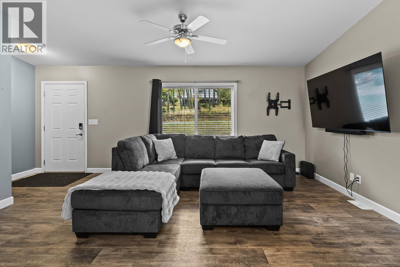 7867 Alpine Road, Kelowna, British Columbia  V1Z 3V4 - Photo 1 - 10400664