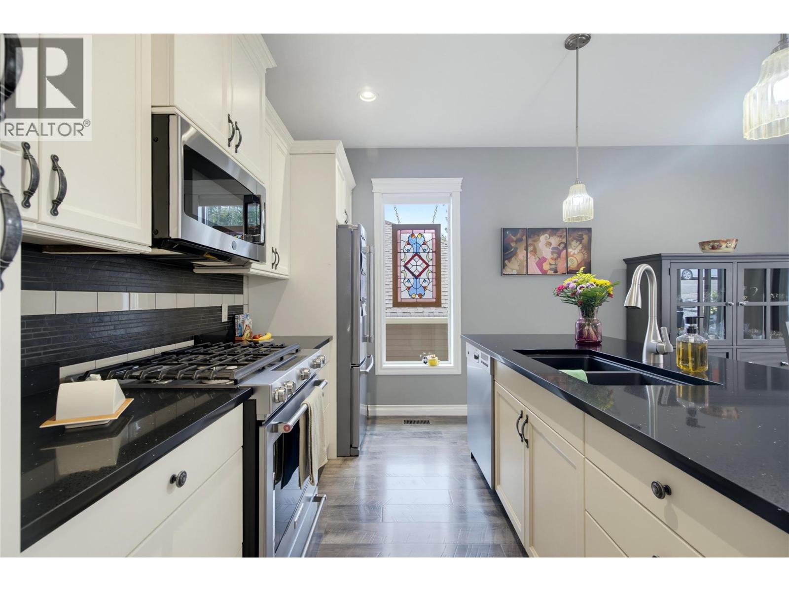 2850 7th Avenue Ne Unit# 8, Salmon Arm, British Columbia  V1E 0B7 - Photo 14 - 10400869