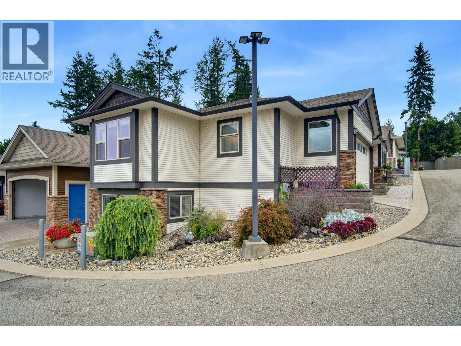 2850 7th Avenue Ne Unit# 8, Salmon Arm, British Columbia  V1E 0B7 - Photo 3 - 10400869