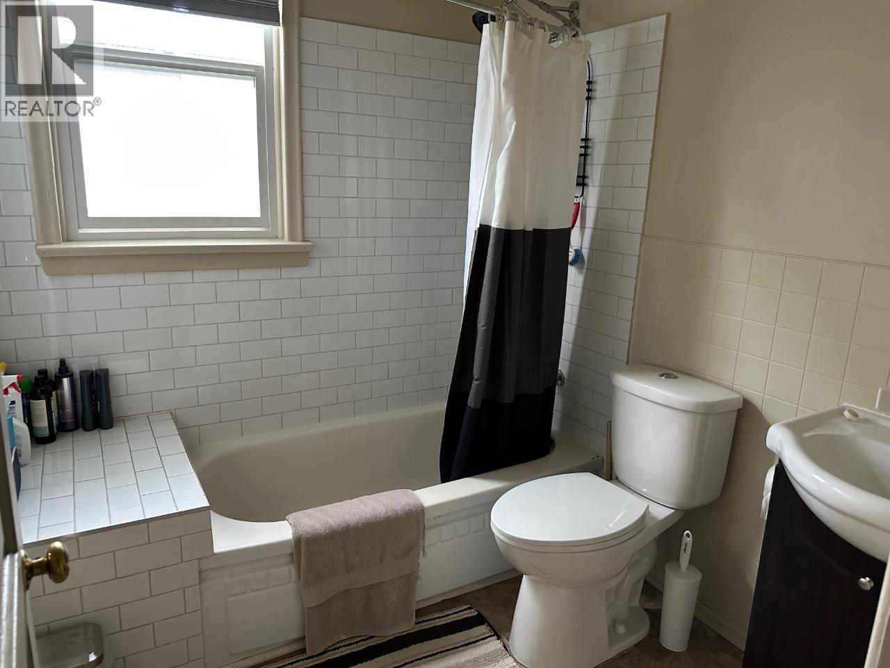 411 Latimer Street, Nelson, British Columbia  V1L 4T7 - Photo 9 - 10401175