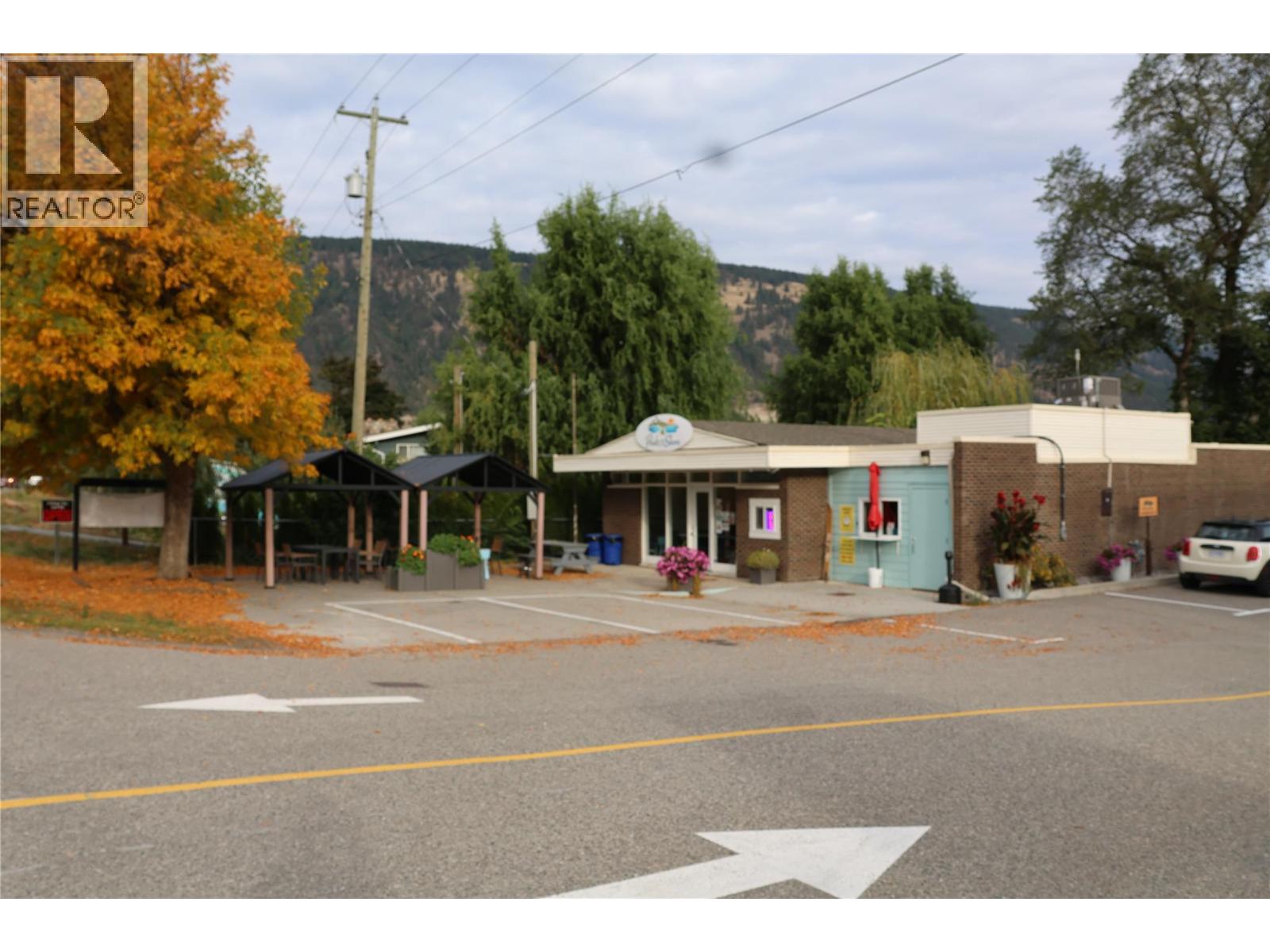 15720 Oyama Road, Lake Country, British Columbia  V4V 2E1 - Photo 1 - 10401158