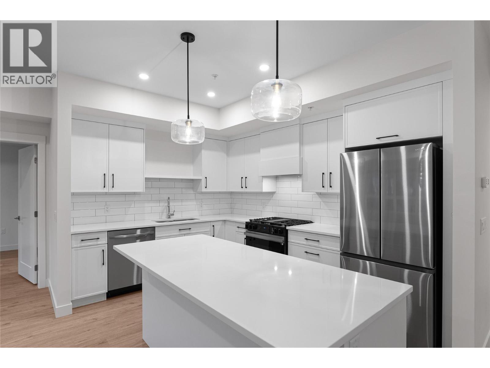 1844 Qu'appelle Boulevard Unit# 308, Kamloops, British Columbia  V2E 0E8 - Photo 3 - 10400964