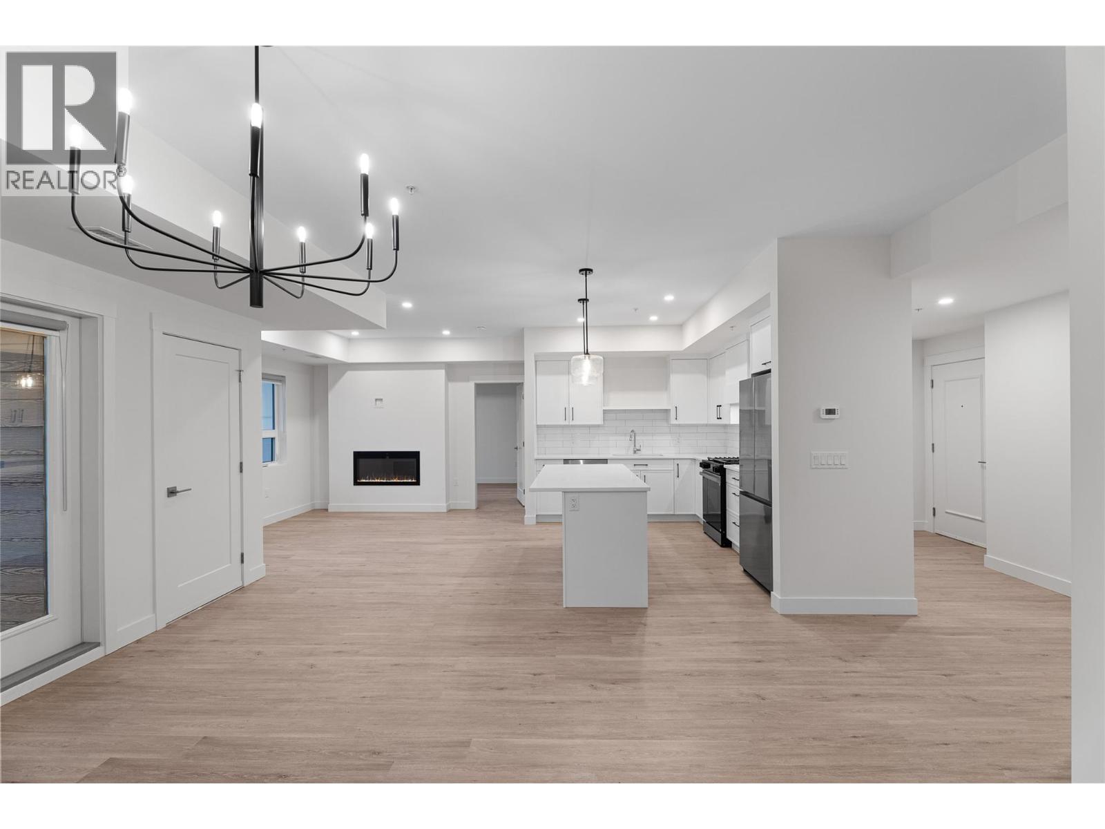 1844 Qu'appelle Boulevard Unit# 308, Kamloops, British Columbia  V2E 0E8 - Photo 4 - 10400964
