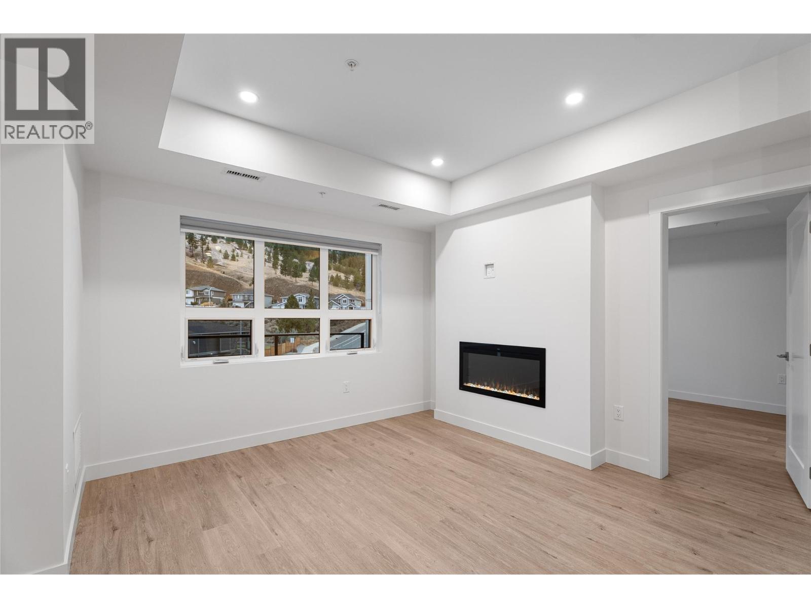 1844 Qu'appelle Boulevard Unit# 308, Kamloops, British Columbia  V2E 0E8 - Photo 5 - 10400964