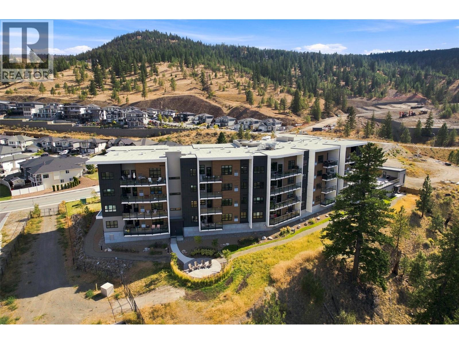 1844 Qu'appelle Boulevard Unit# 203, Kamloops, British Columbia  V2E 0E8 - Photo 2 - 10400961