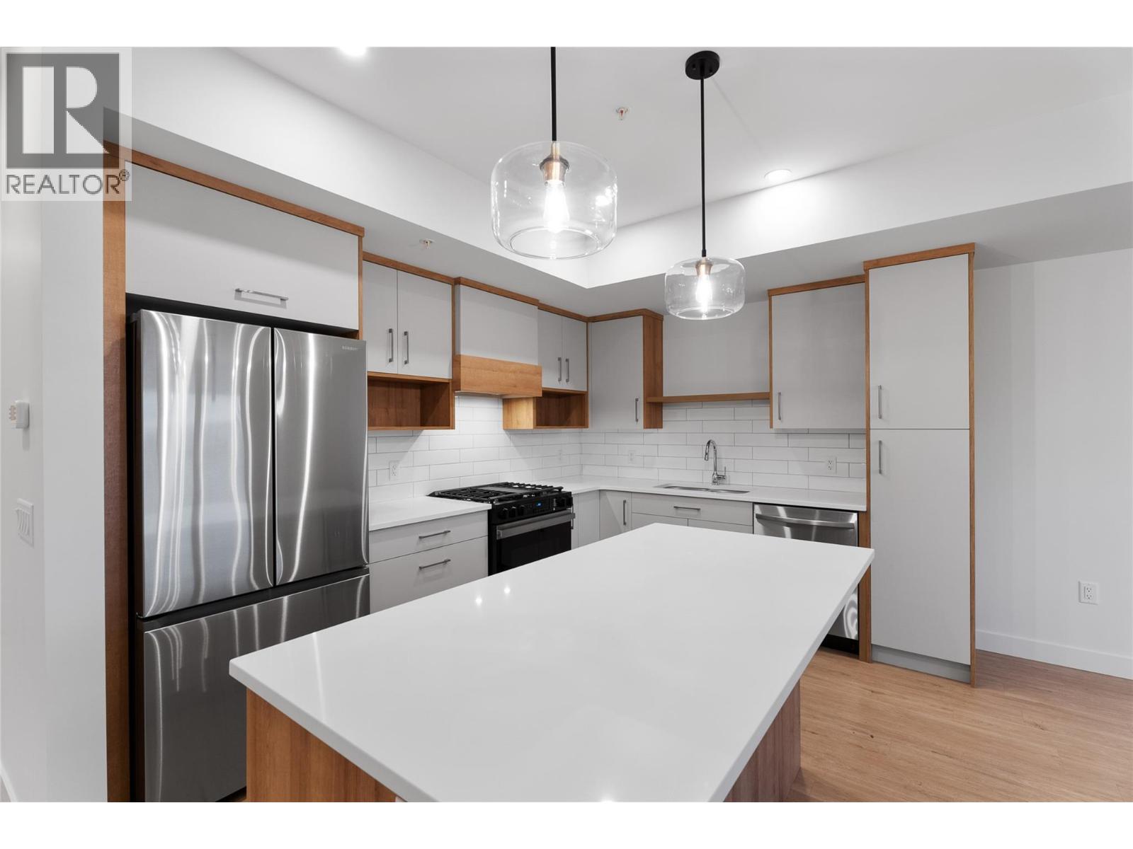 1844 Qu'appelle Boulevard Unit# 203, Kamloops, British Columbia  V2E 0E8 - Photo 3 - 10400961