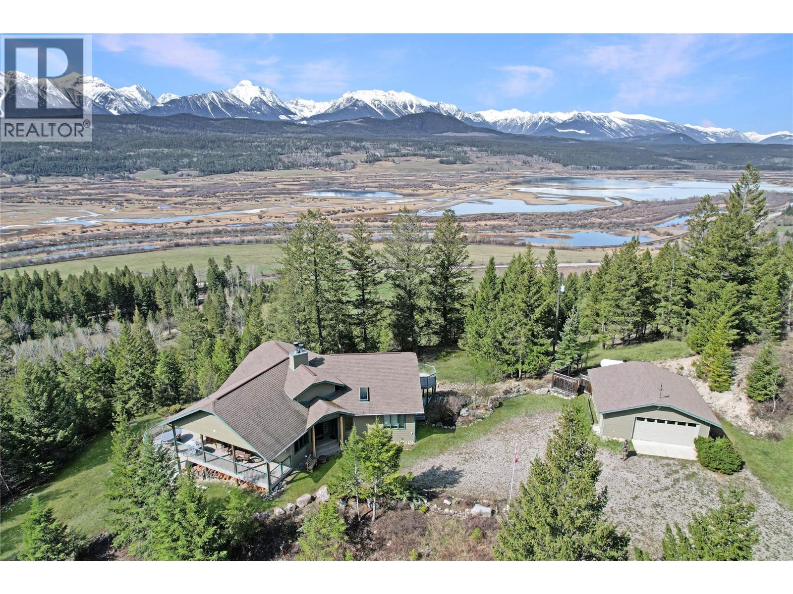 2360/2380 95 Highway, Spillimacheen, British Columbia  V0A 1P0 - Photo 1 - 10400702