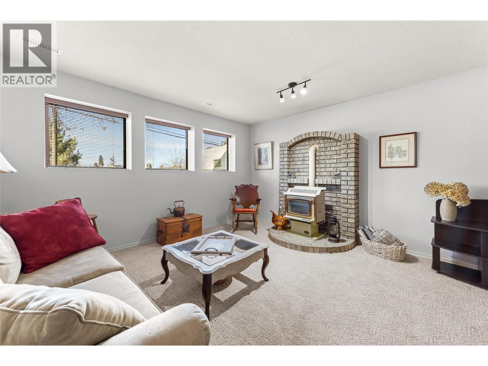 4477 Gordon Drive, Kelowna, British Columbia  V1W 1T2 - Photo 22 - 10401207