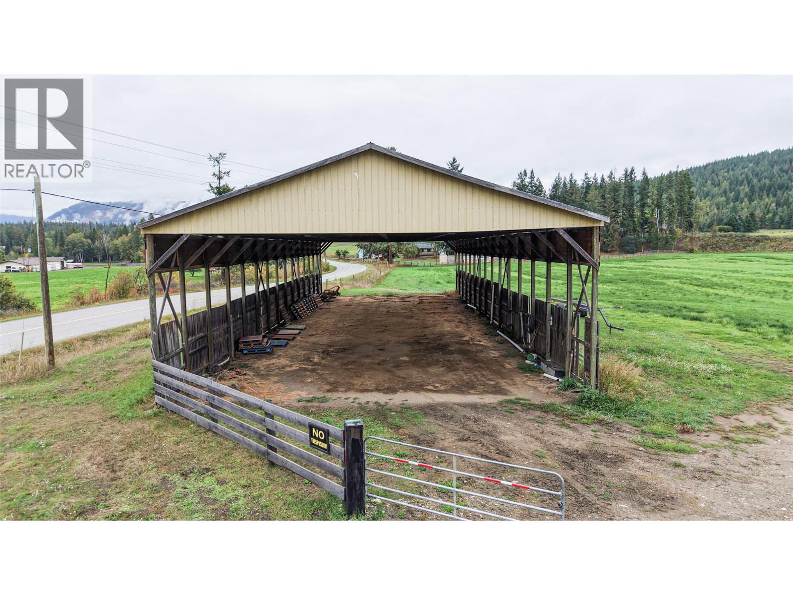 687 Mabel Lake Road, Lumby, British Columbia  V0E 2G5 - Photo 17 - 10401188