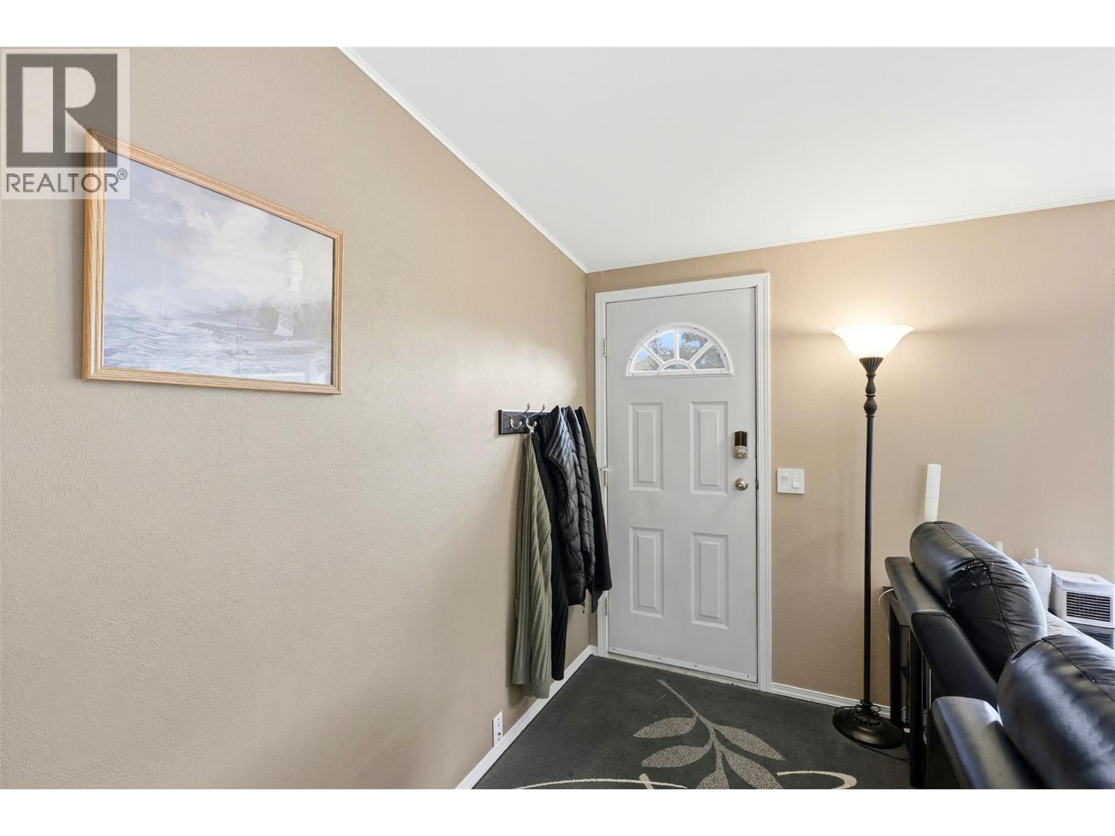 120 Zirnhelt Road, Kamloops, British Columbia  V2H 0B3 - Photo 4 - 10401104