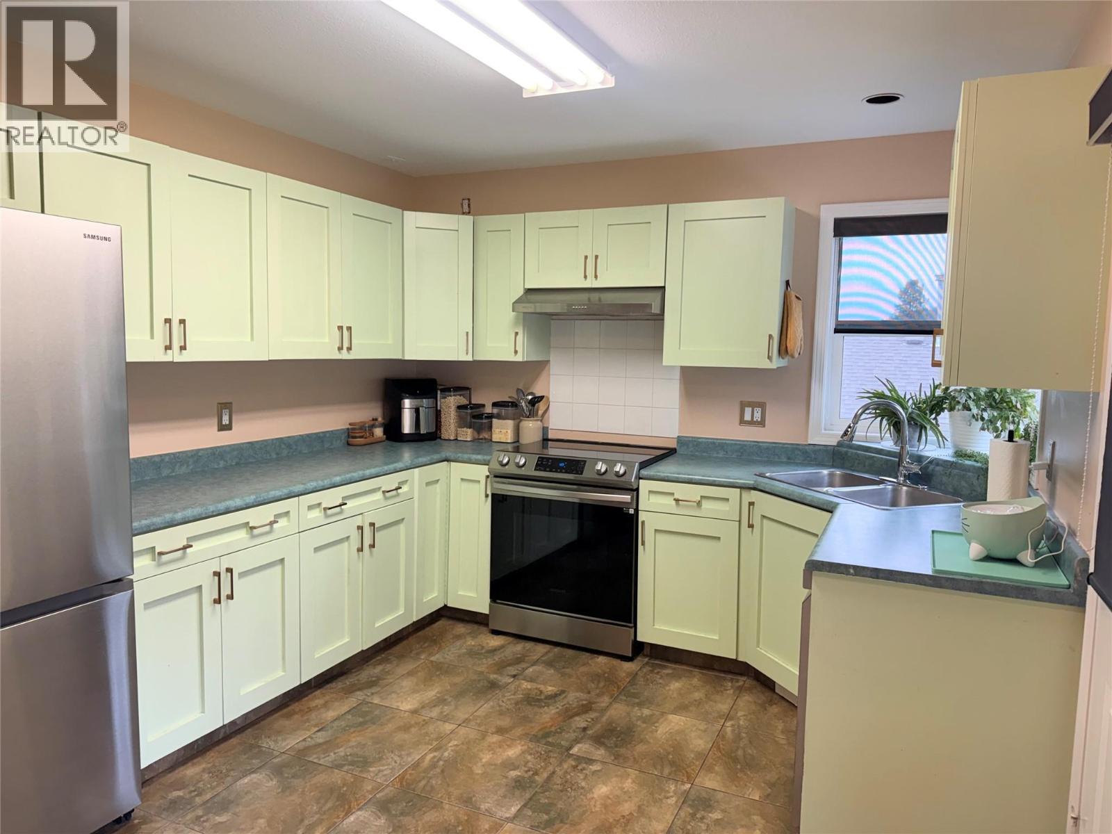 154 Ritchie Court, Kelowna, British Columbia  V1V 1Z2 - Photo 8 - 10400718