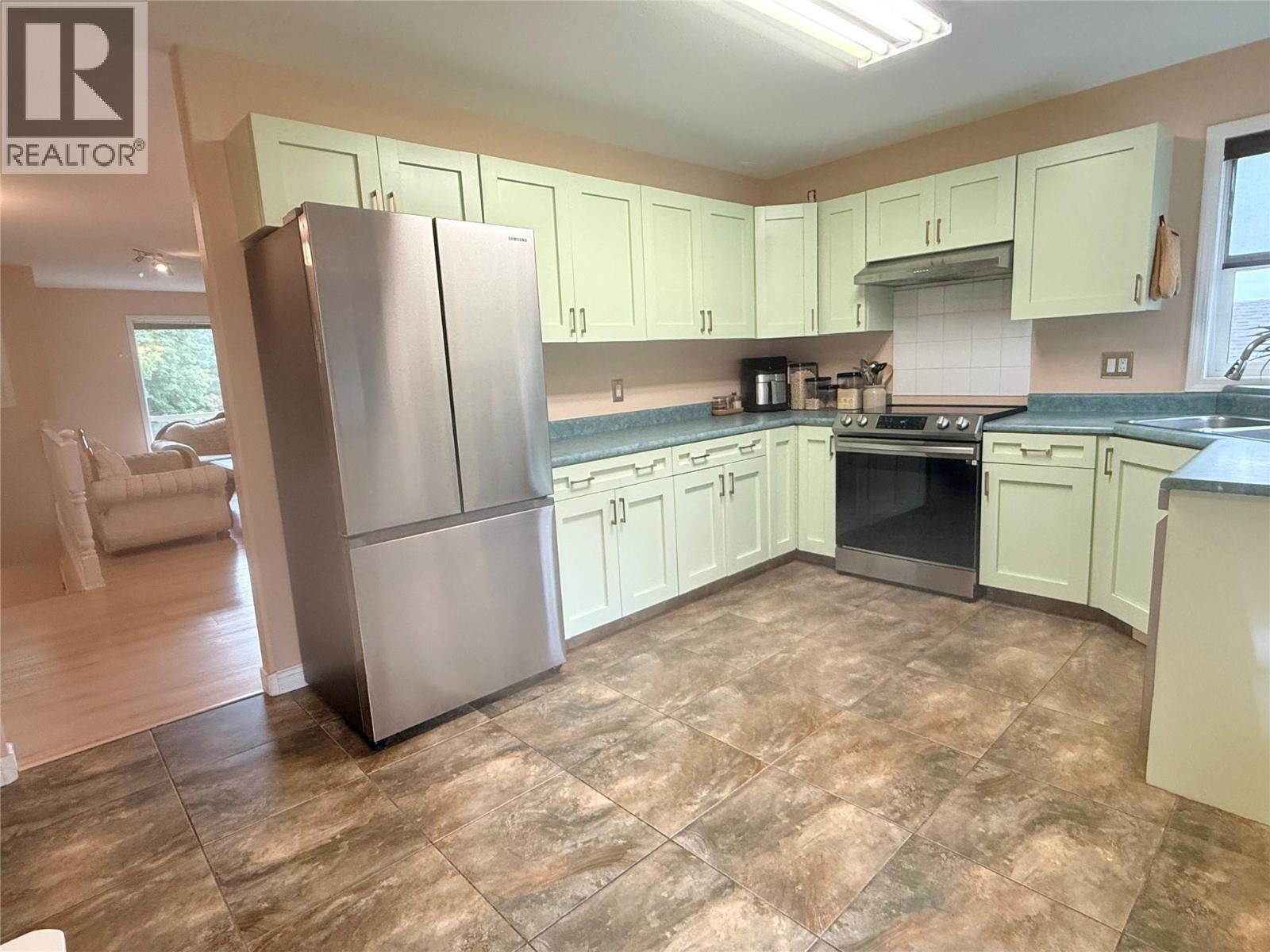 154 Ritchie Court, Kelowna, British Columbia  V1V 1Z2 - Photo 9 - 10400718