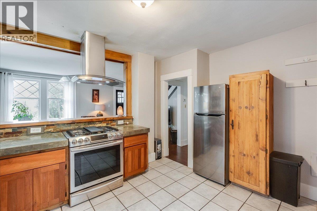 1008 Observatory Street, Nelson, British Columbia  V1L 5P3 - Photo 13 - 10400483