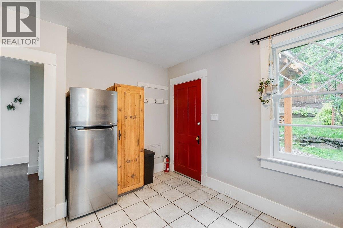 1008 Observatory Street, Nelson, British Columbia  V1L 5P3 - Photo 14 - 10400483