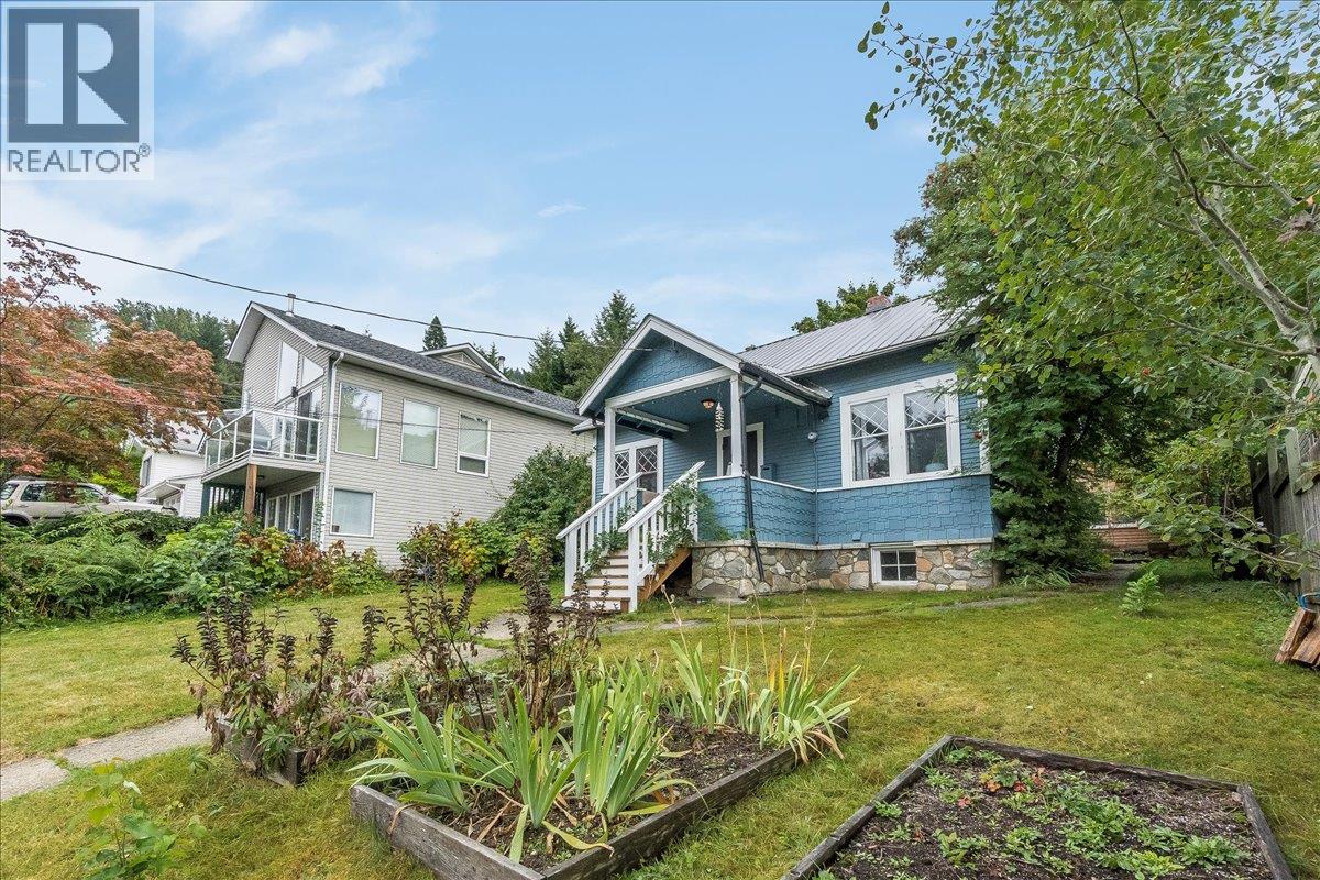 1008 Observatory Street, Nelson, British Columbia  V1L 5P3 - Photo 2 - 10400483