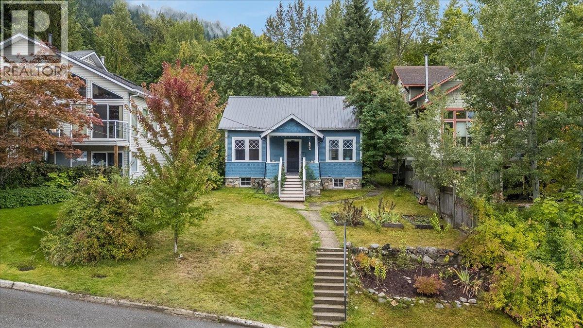 1008 Observatory Street, Nelson, British Columbia  V1L 5P3 - Photo 3 - 10400483