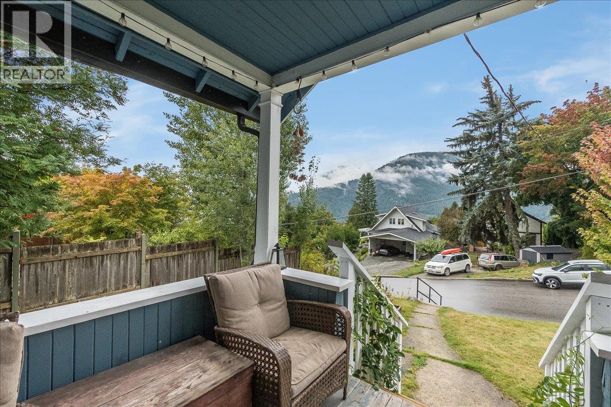 1008 Observatory Street, Nelson, British Columbia  V1L 5P3 - Photo 5 - 10400483