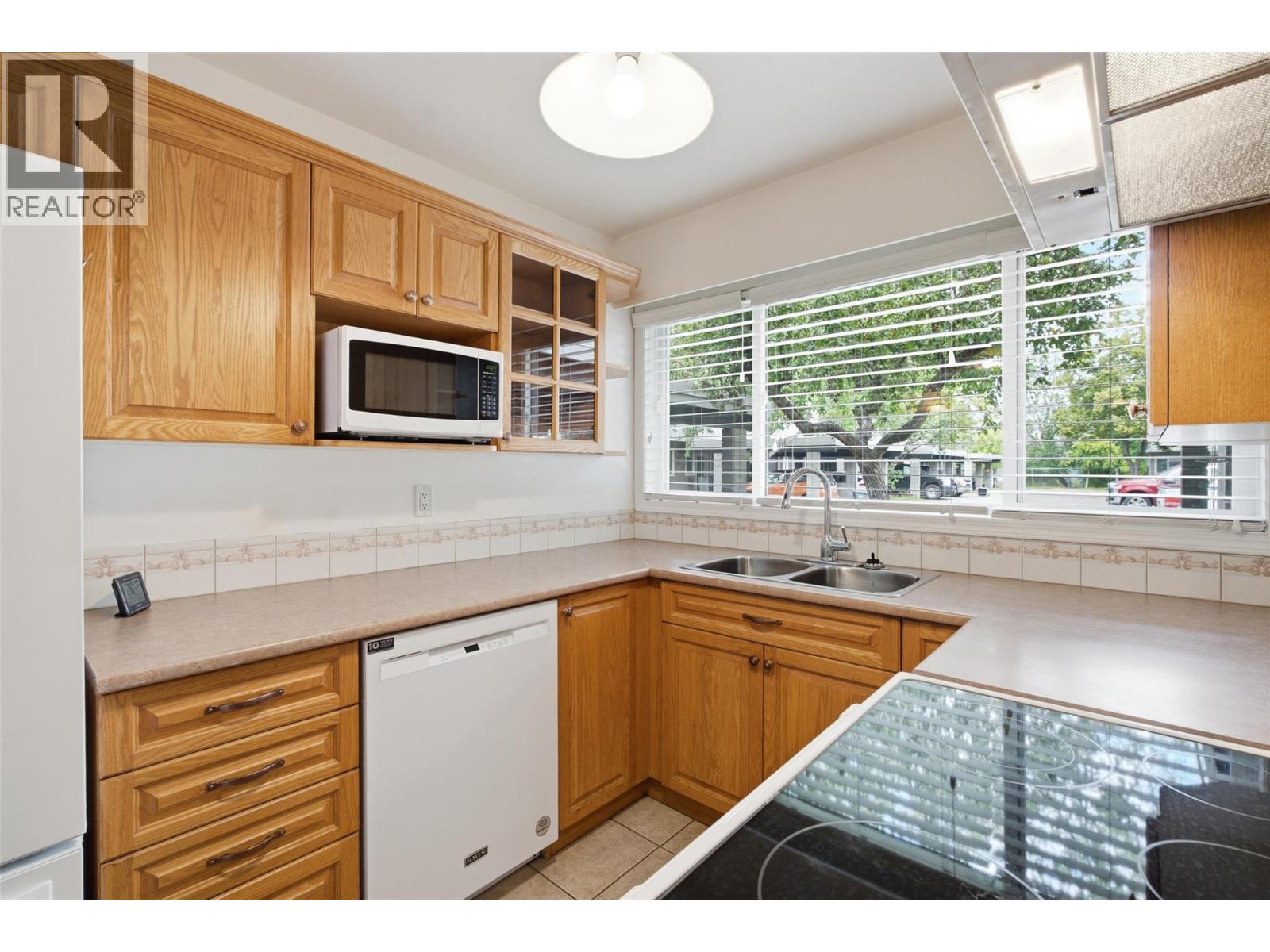 249 Kitchener Crescent Unit# 5, Kamloops, British Columbia  V2B 1B9 - Photo 12 - 10401141