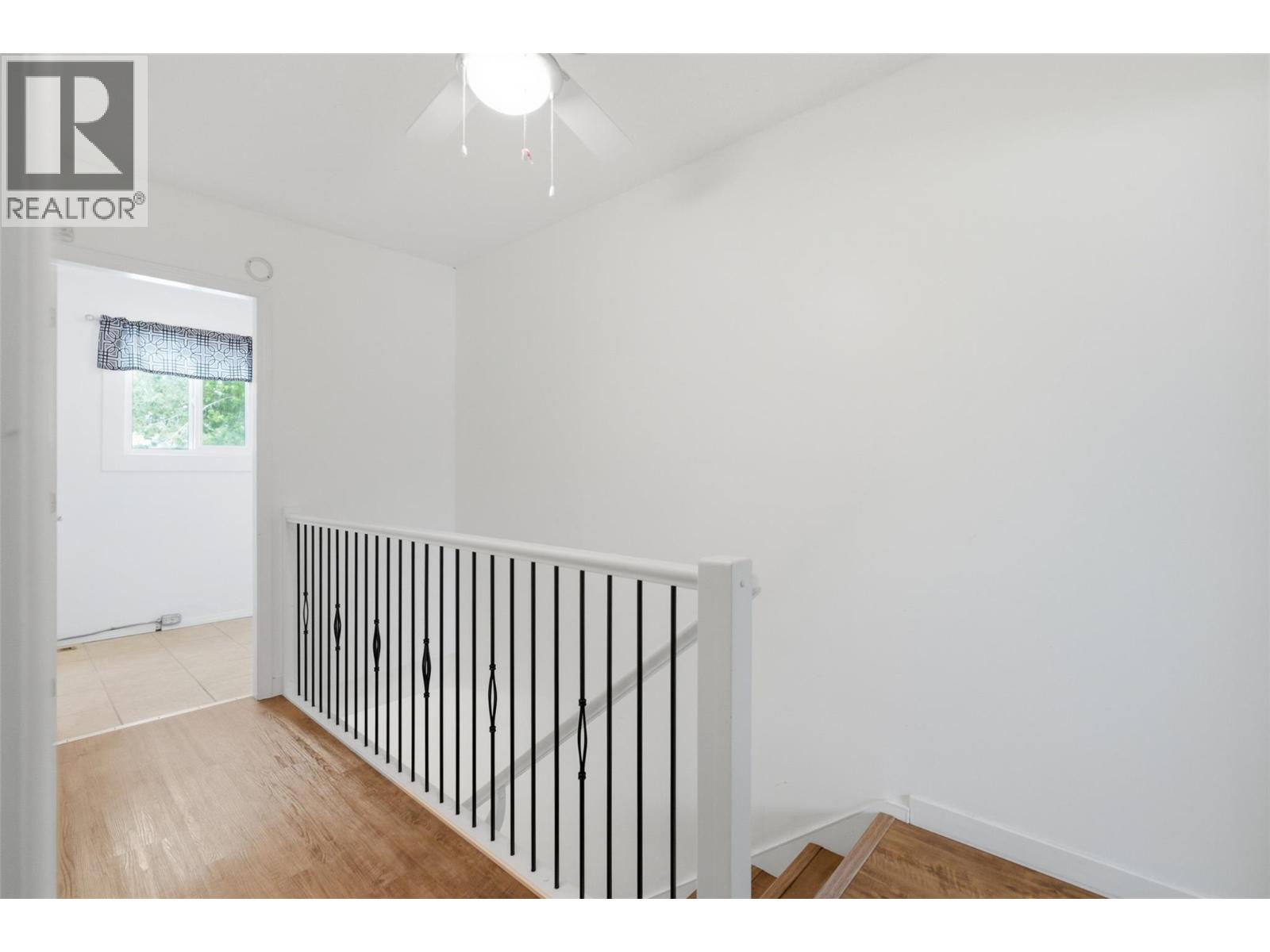 249 Kitchener Crescent Unit# 5, Kamloops, British Columbia  V2B 1B9 - Photo 28 - 10401141