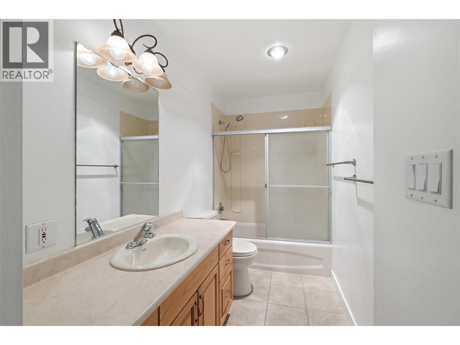 249 Kitchener Crescent Unit# 5, Kamloops, British Columbia  V2B 1B9 - Photo 35 - 10401141