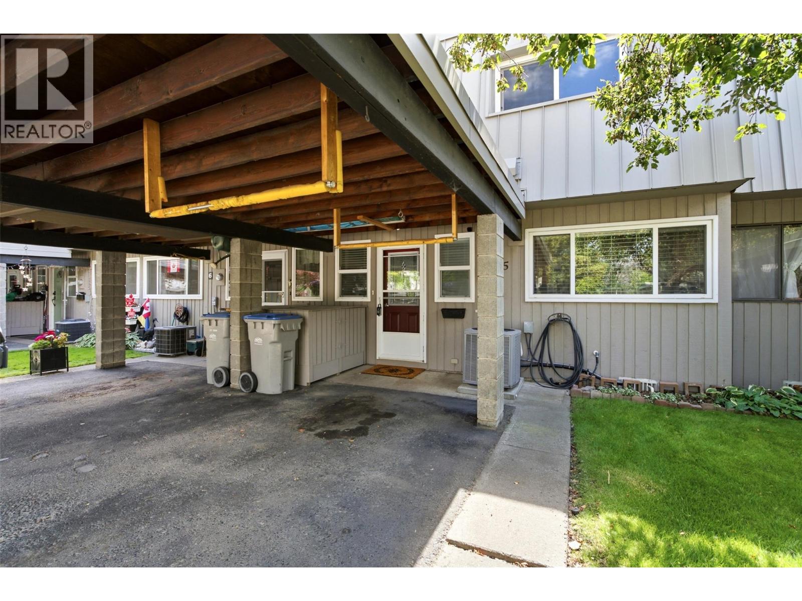 249 Kitchener Crescent Unit# 5, Kamloops, British Columbia  V2B 1B9 - Photo 4 - 10401141