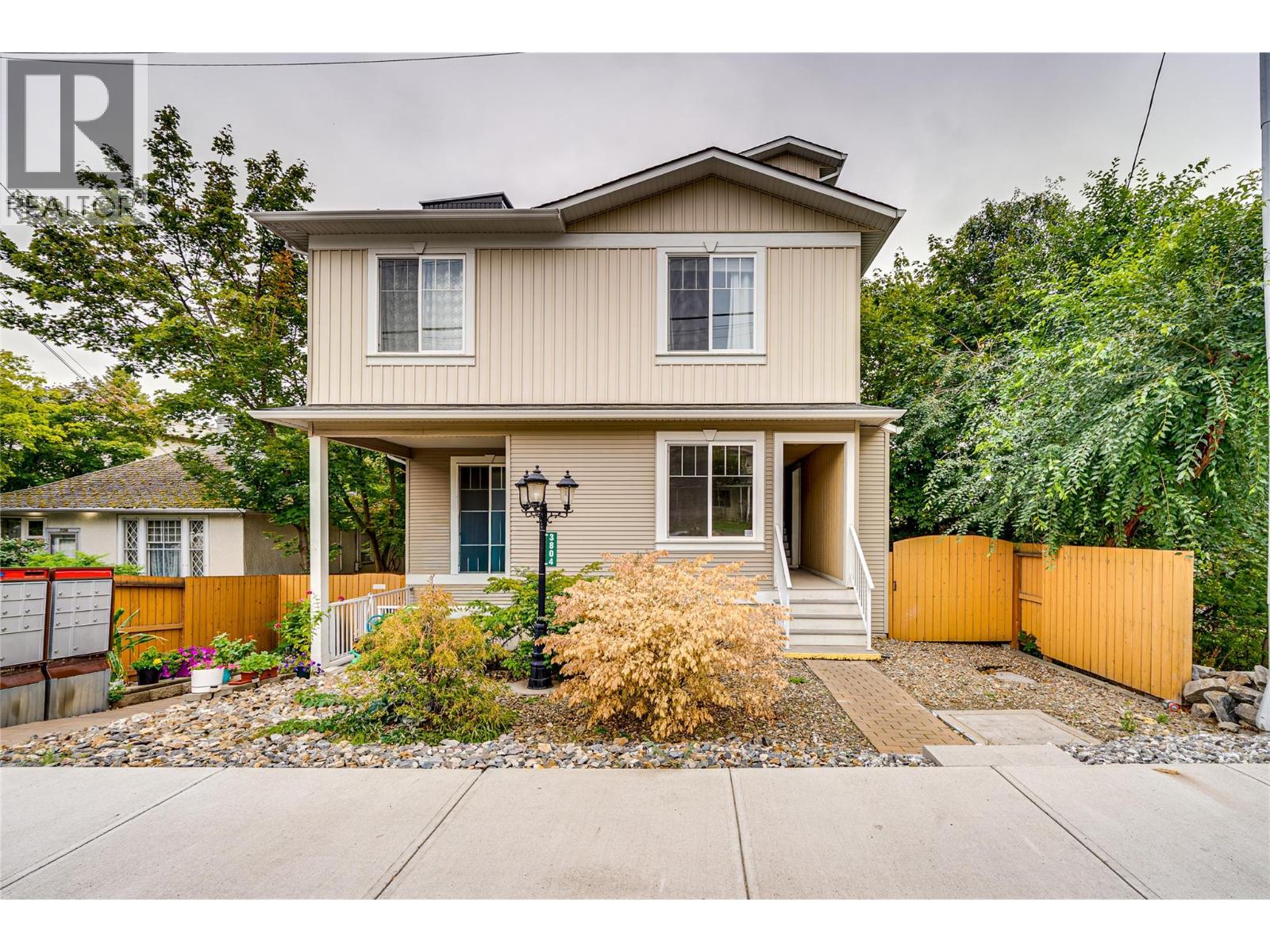 3804 32 Avenue Unit# 3, Vernon, British Columbia  V1T 2N3 - Photo 1 - 10400957