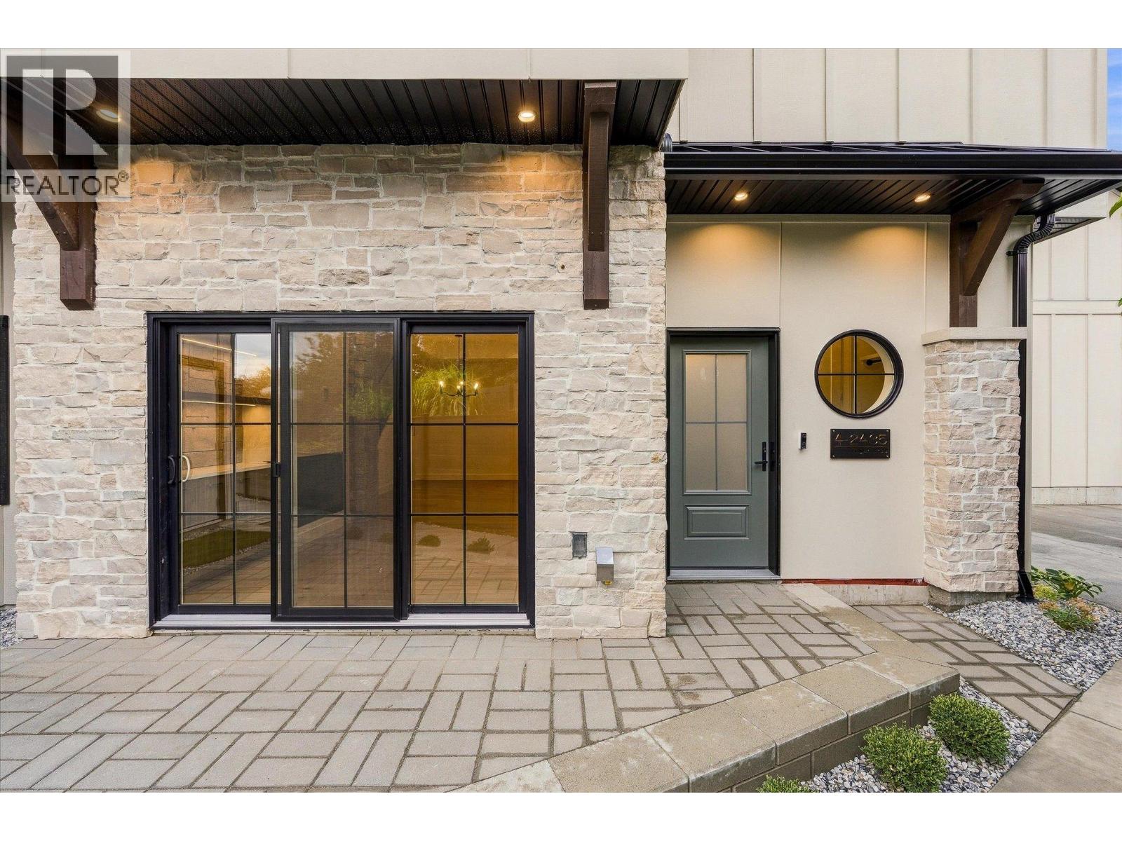 2435 Taylor Crescent Unit# 4, Kelowna, British Columbia  V1Y 1L9 - Photo 5 - 10401225