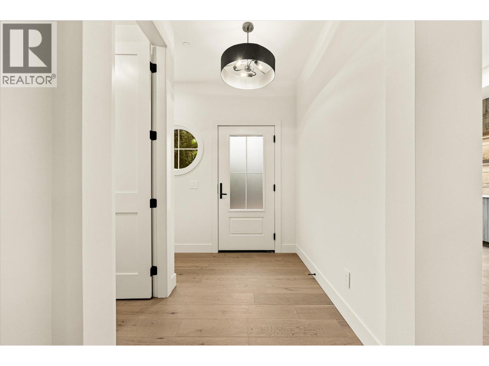 2435 Taylor Crescent Unit# 4, Kelowna, British Columbia  V1Y 1L9 - Photo 6 - 10401225