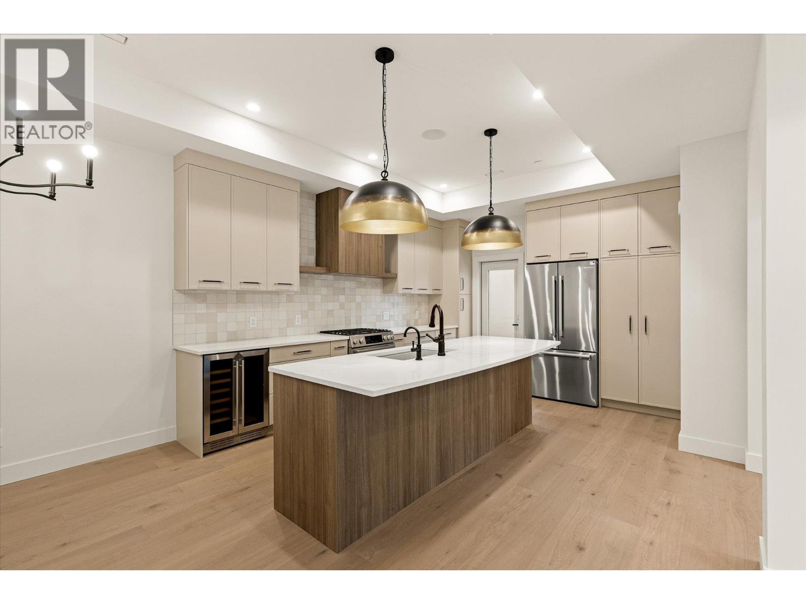 2435 Taylor Crescent Unit# 4, Kelowna, British Columbia  V1Y 1L9 - Photo 7 - 10401225