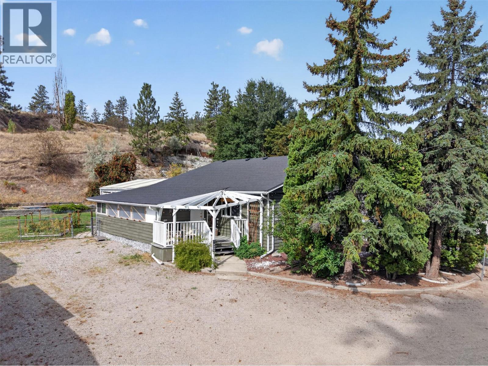 8008 Victoria Road, Summerland, British Columbia  V0H 1Z2 - Photo 1 - 10400358