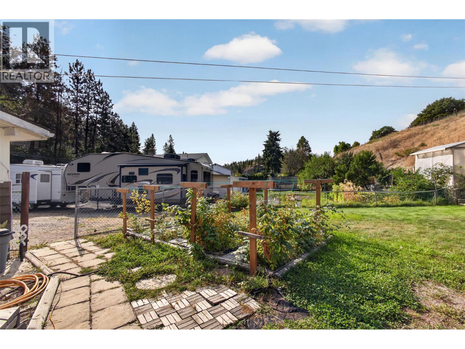 8008 Victoria Road, Summerland, British Columbia  V0H 1Z2 - Photo 28 - 10400358