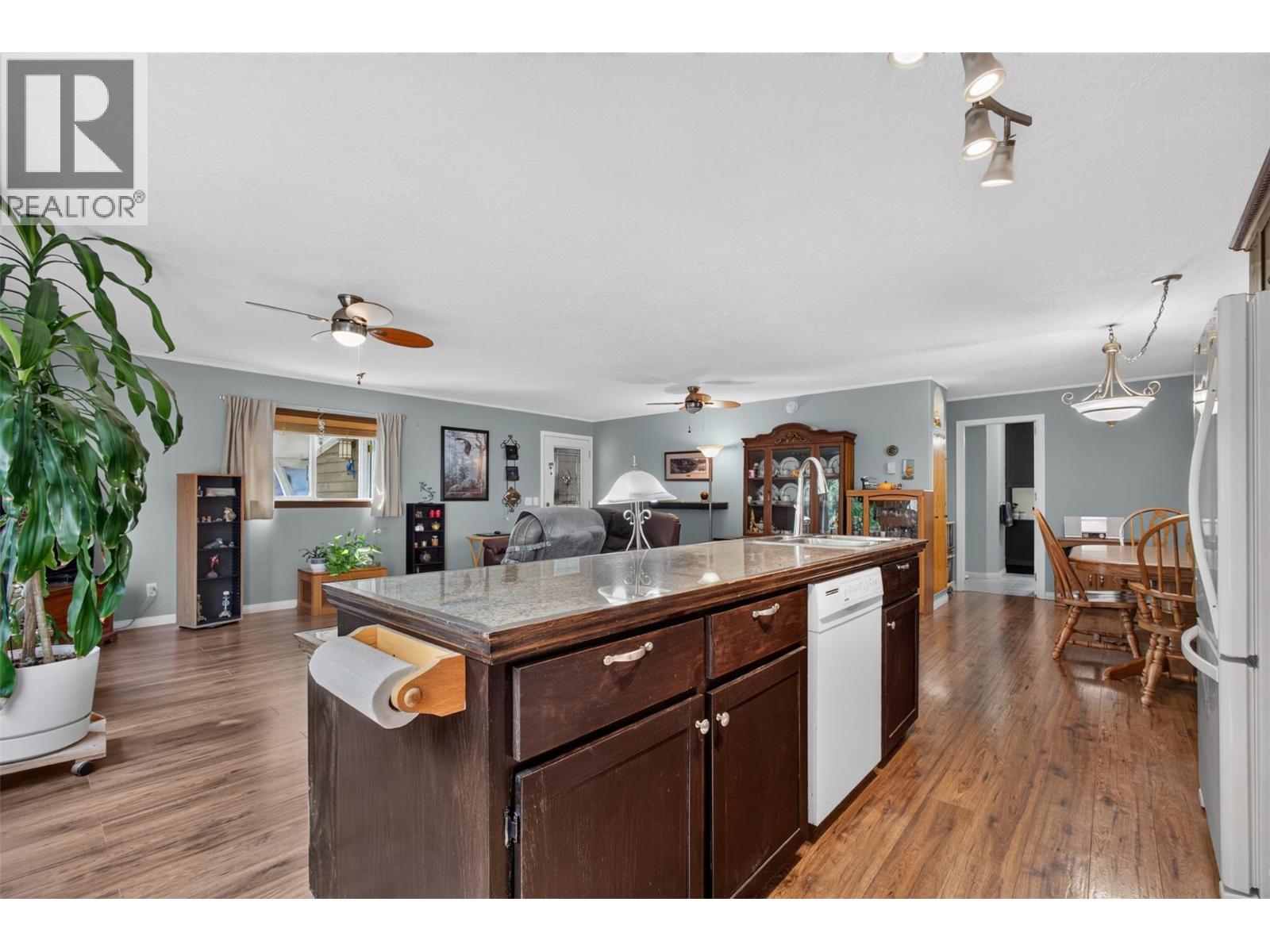 8008 Victoria Road, Summerland, British Columbia  V0H 1Z2 - Photo 4 - 10400358
