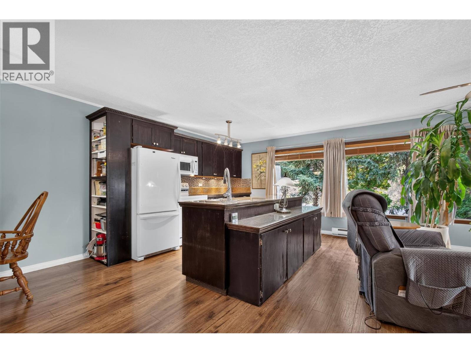 8008 Victoria Road, Summerland, British Columbia  V0H 1Z2 - Photo 6 - 10400358