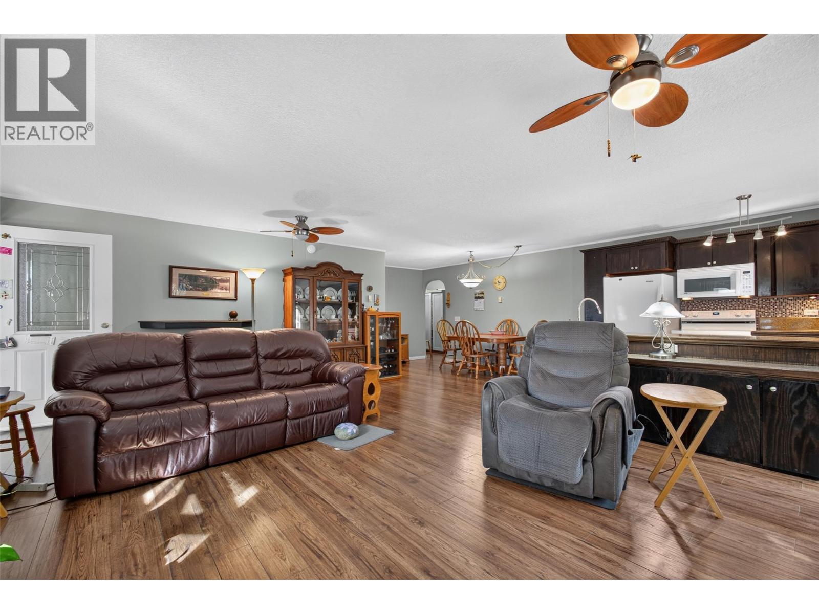 8008 Victoria Road, Summerland, British Columbia  V0H 1Z2 - Photo 8 - 10400358