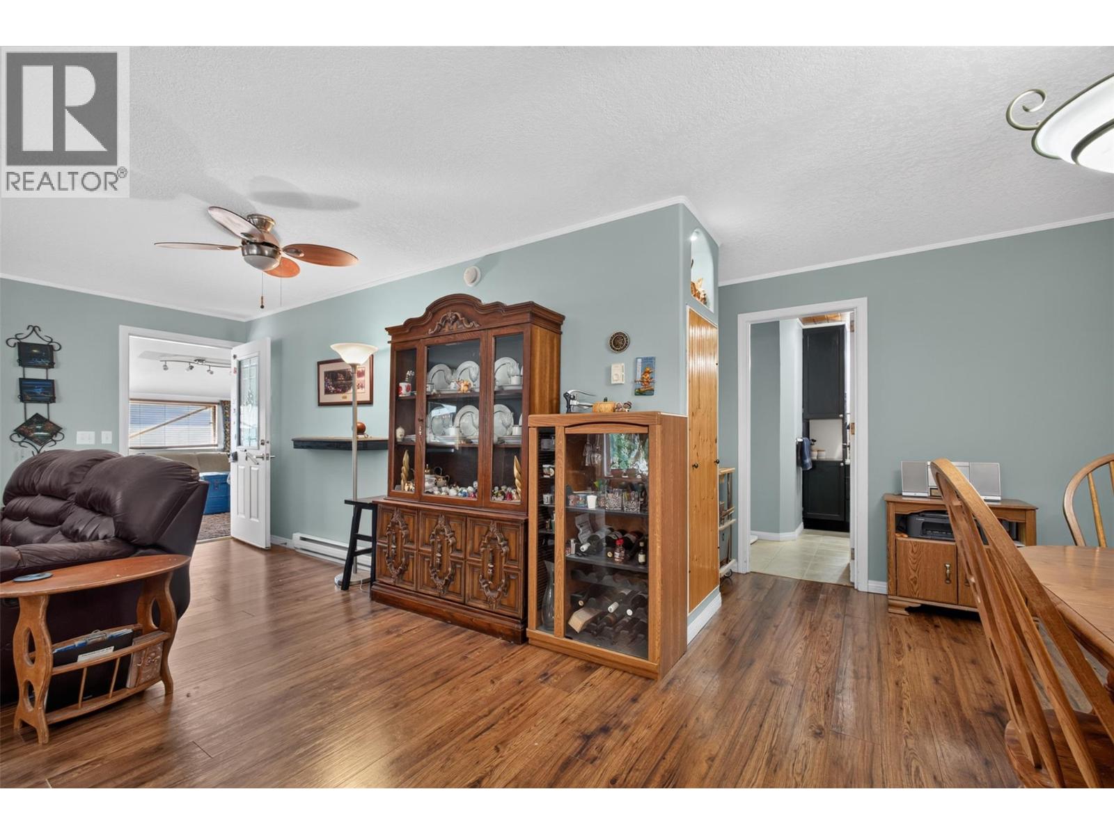 8008 Victoria Road, Summerland, British Columbia  V0H 1Z2 - Photo 9 - 10400358