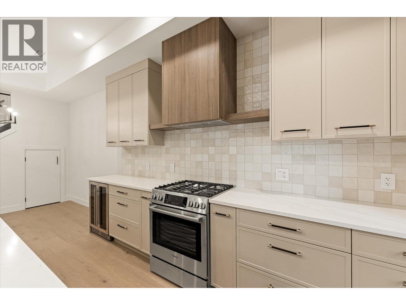 2435 Taylor Crescent Unit# 3, Kelowna, British Columbia  V1Y 1L9 - Photo 8 - 10401239