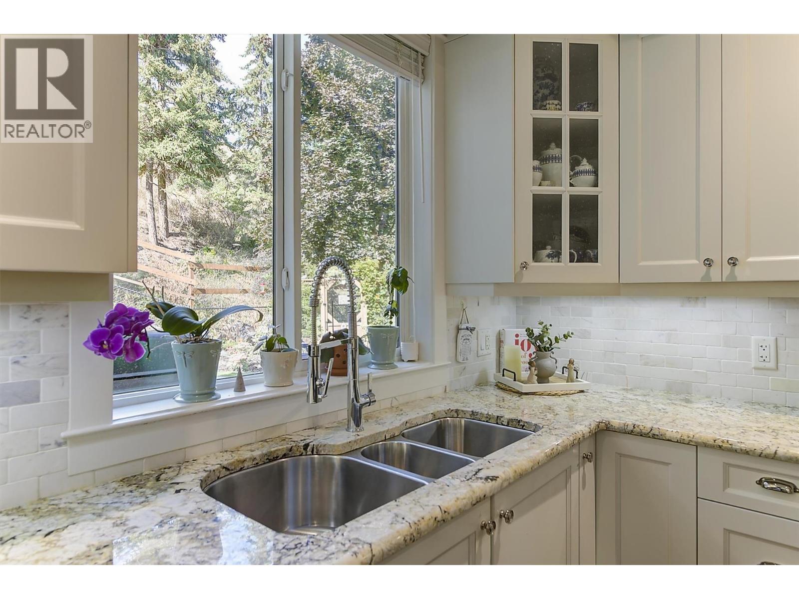 158 Lost Creek Court, Kelowna, British Columbia  V1V 3B7 - Photo 24 - 10401076