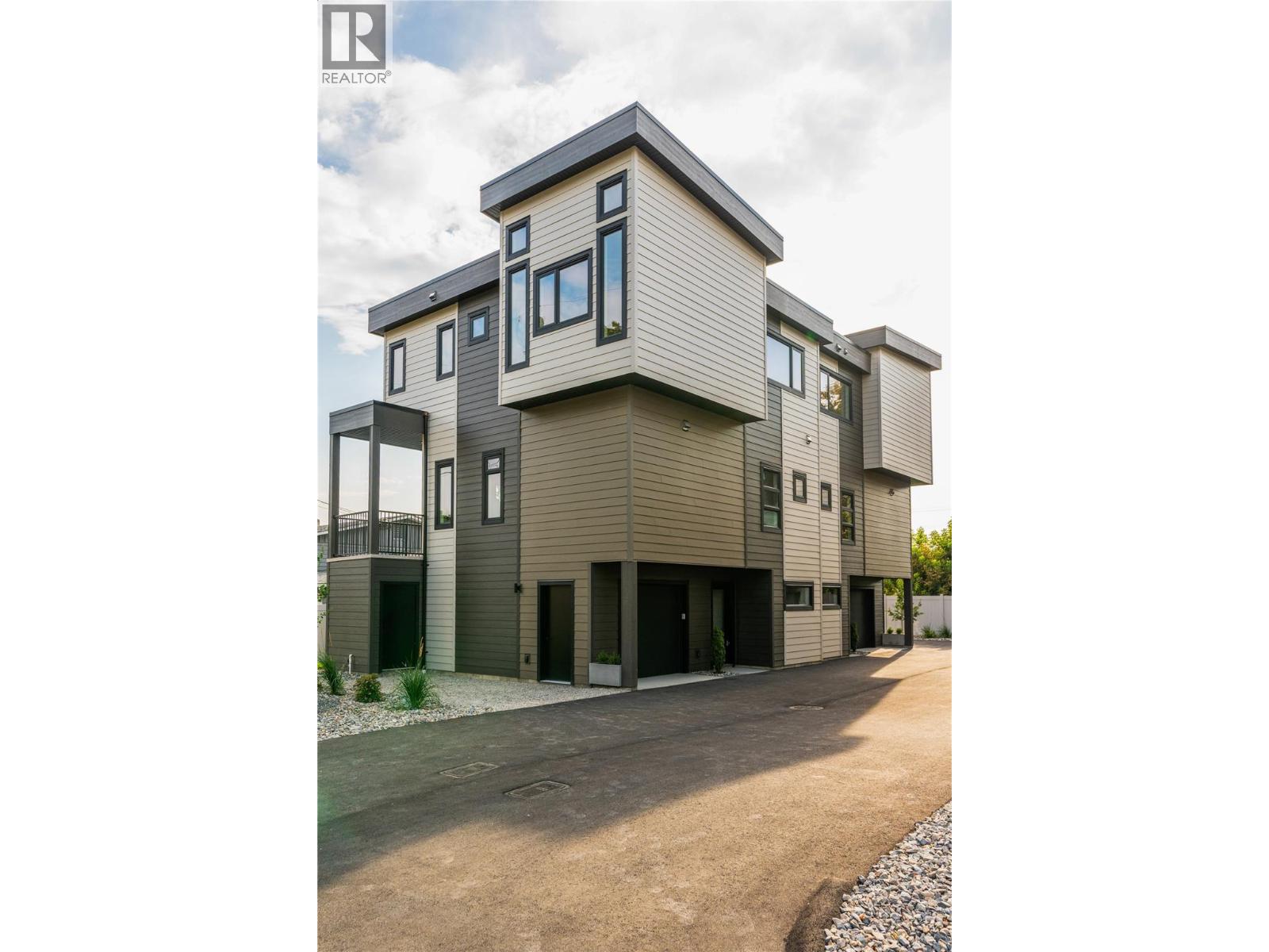 4200 30 Street, Vernon, British Columbia  V1T 5G3 - Photo 6 - 10400143