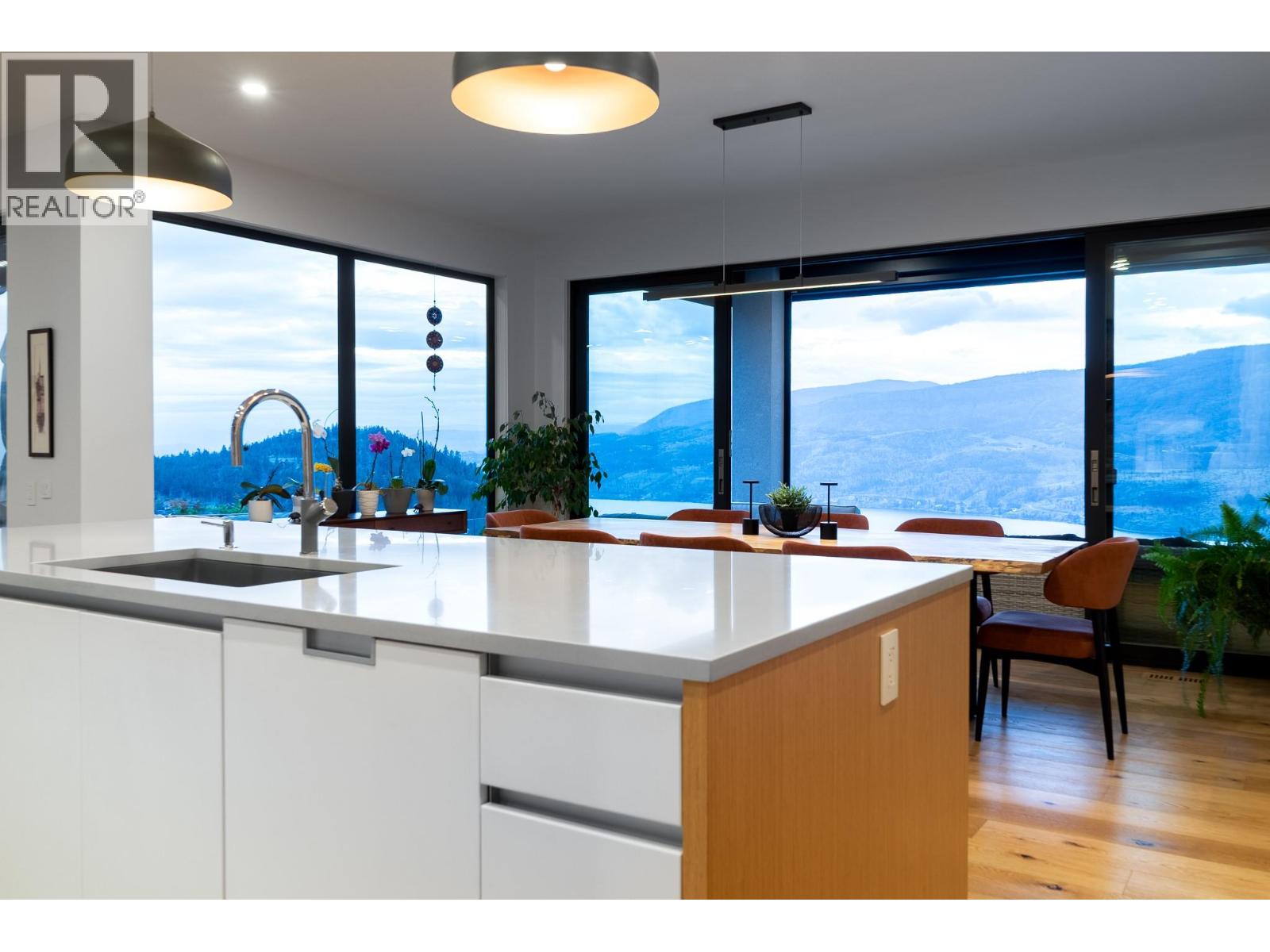1543 Rocky Point Drive, Kelowna, British Columbia  V1V 3E2 - Photo 19 - 10401124