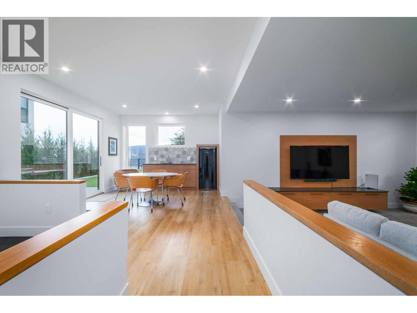 1543 Rocky Point Drive, Kelowna, British Columbia  V1V 3E2 - Photo 69 - 10401124