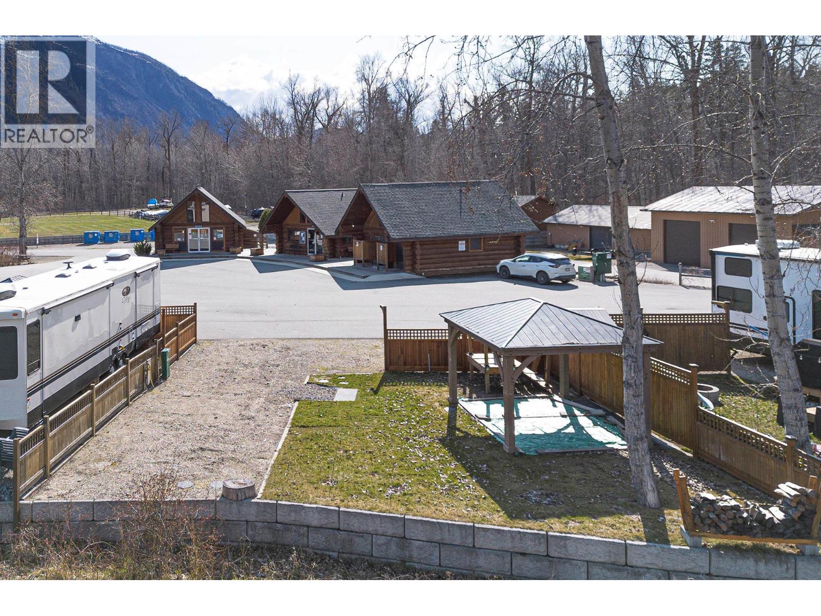 2 Clubhouse Lane, Lee Creek, British Columbia  V0E 1M4 - Photo 19 - 10401153