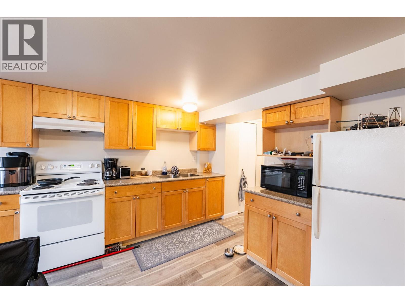 220-222 Vernon Street, Nelson, British Columbia  V1L 4E2 - Photo 27 - 10400573