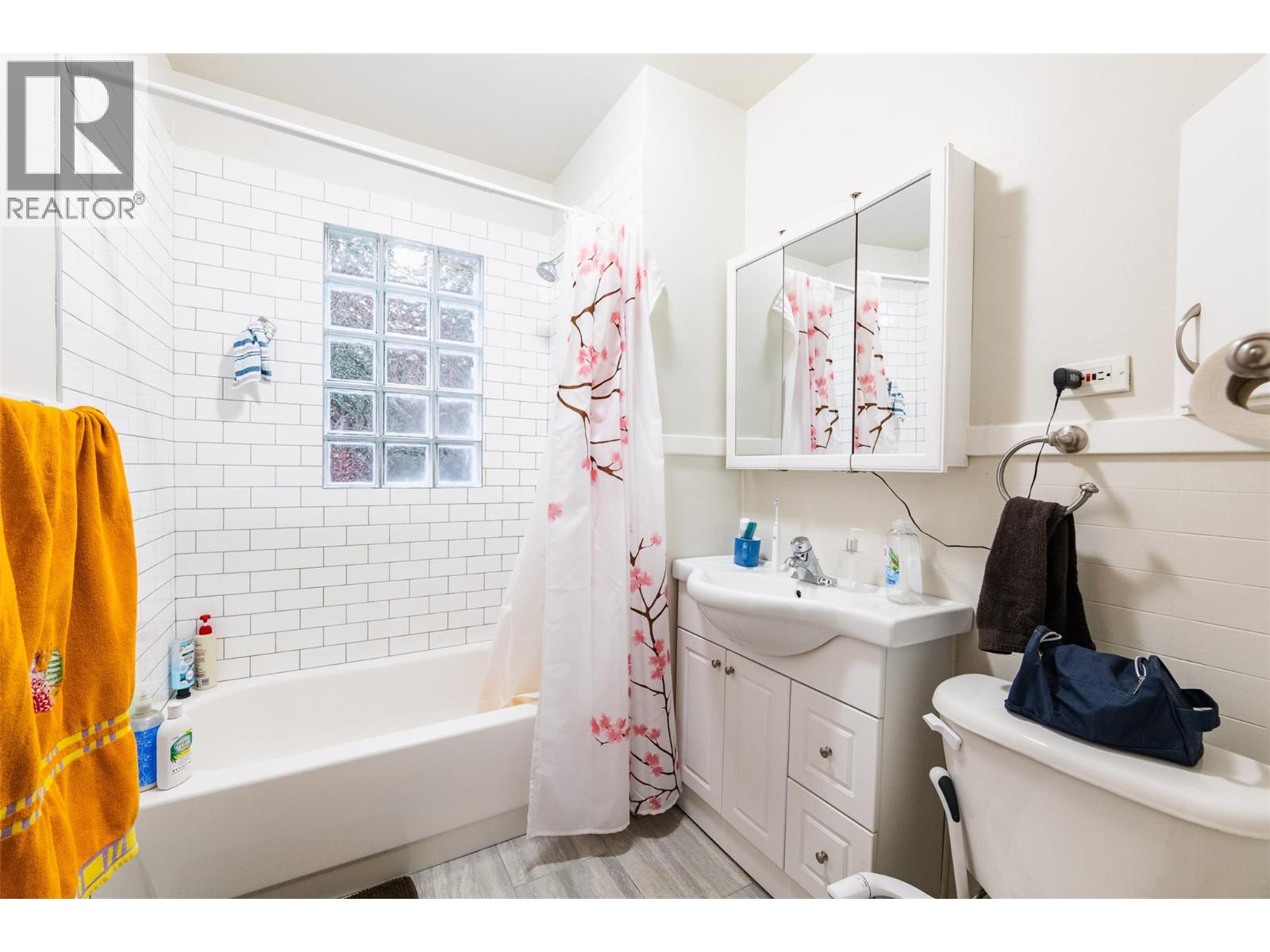 220-222 Vernon Street, Nelson, British Columbia  V1L 4E2 - Photo 45 - 10400573