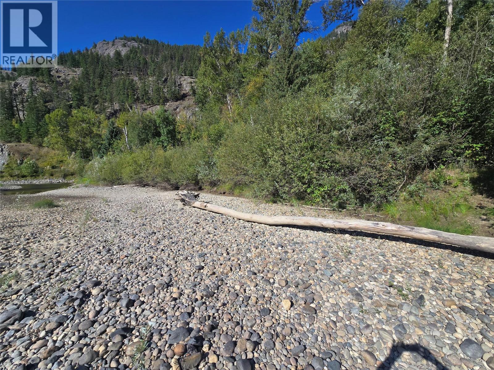 4504 Yellowhead Highway S, Little Fort, British Columbia  V0E 2C0 - Photo 2 - 10401270