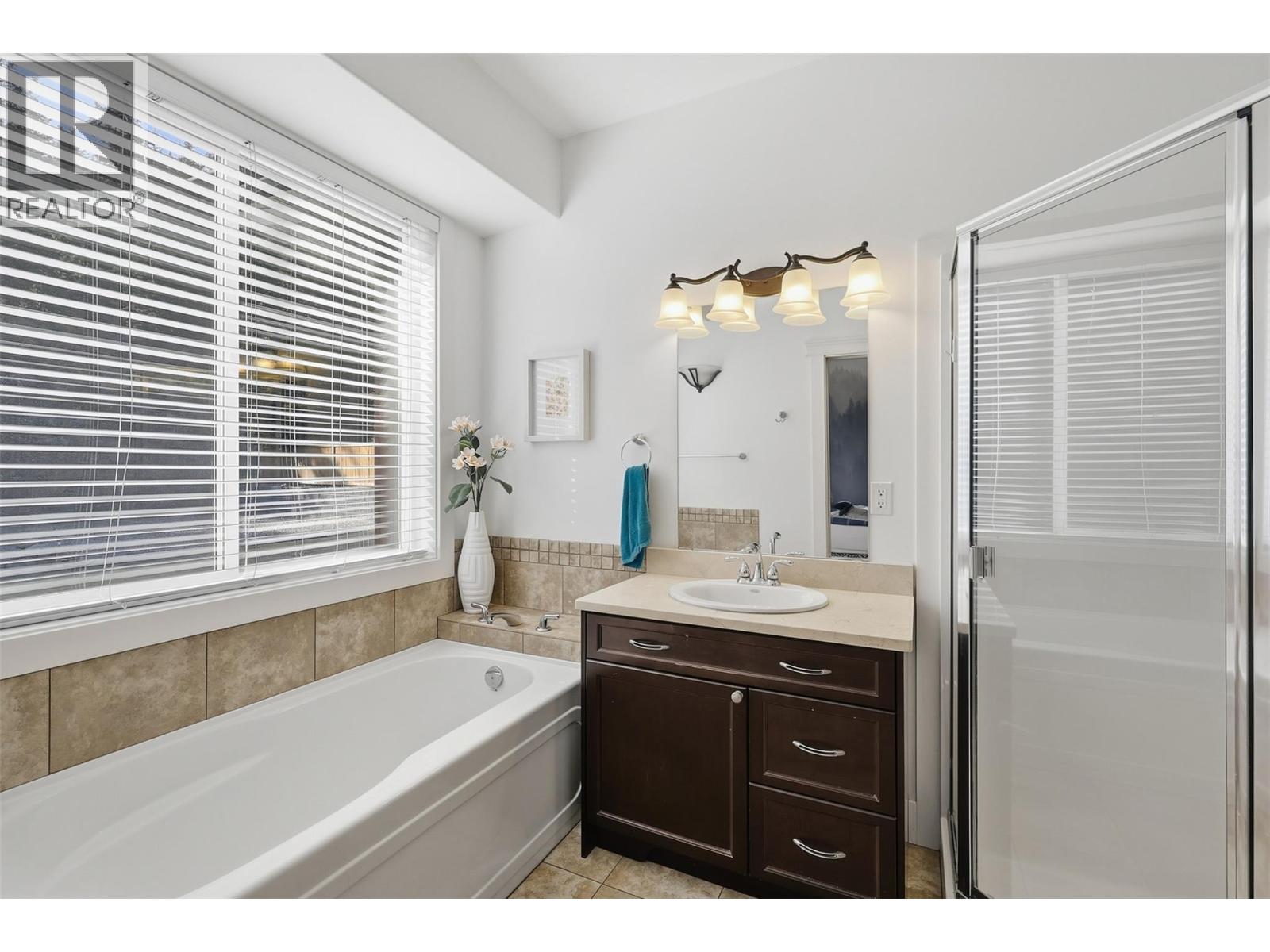 1933 Galore Crescent, Kamloops, British Columbia  V2E 0E7 - Photo 24 - 10400841