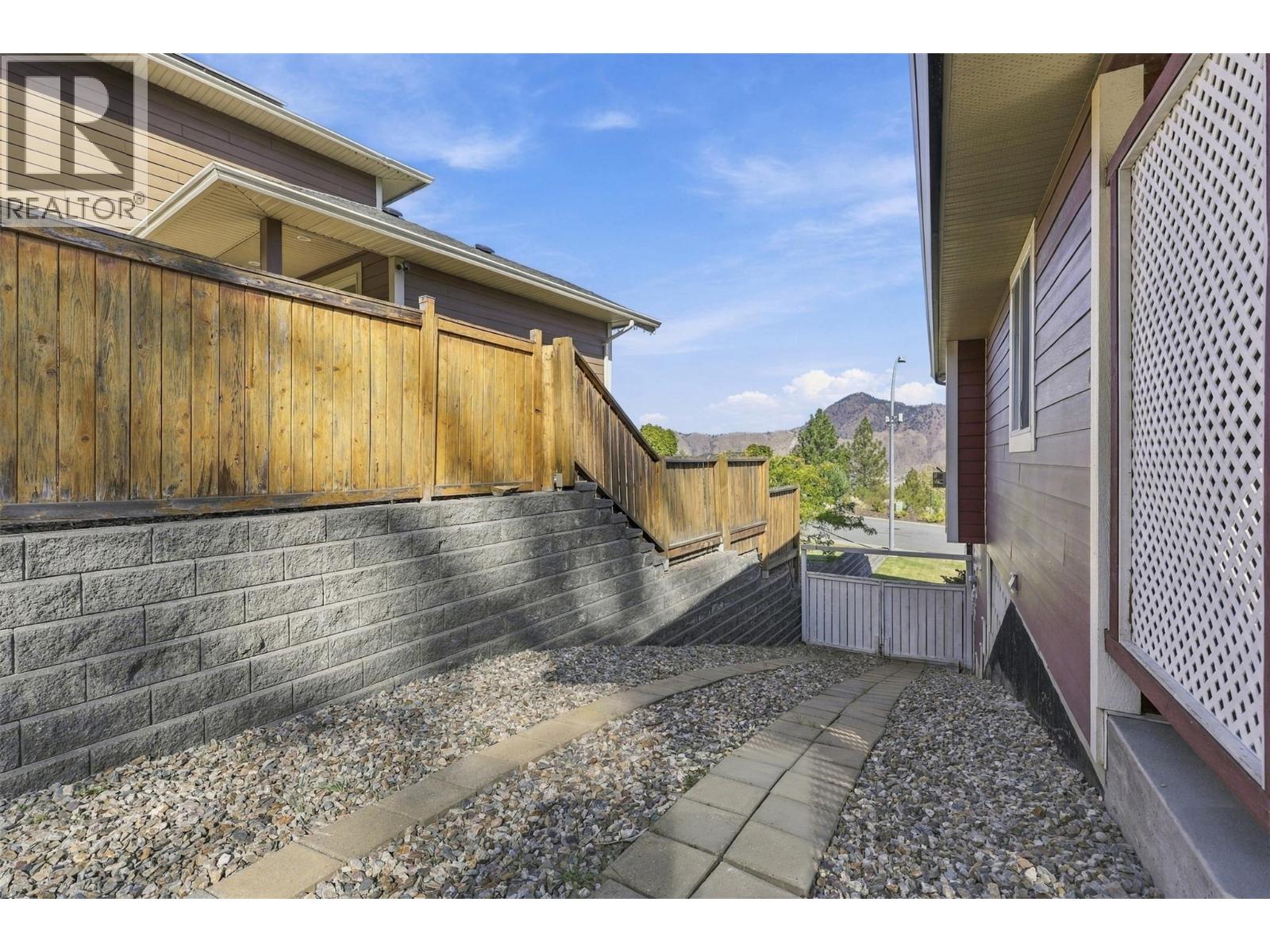 1933 Galore Crescent, Kamloops, British Columbia  V2E 0E7 - Photo 52 - 10400841